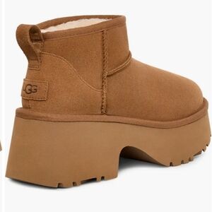 UGG Women's Brown Platform Ankle Boots Size 8 LIKE NEW